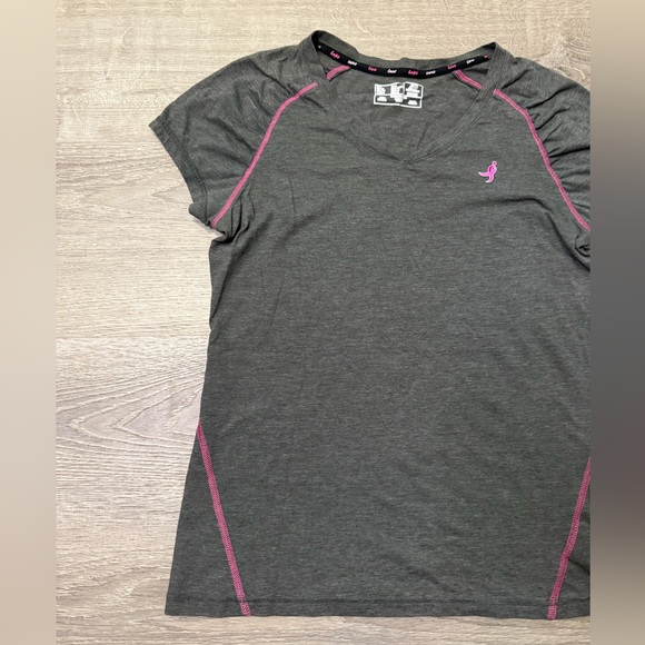 •NEW BALANCE• TEE - Picture 3 of 6